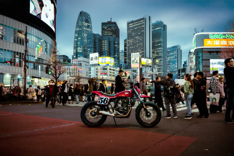 THUNDER MOTORCYCLES THUNDER-FTS250|クロモリフレームに本格足まわり! ダートトラッカーの熱狂を日常にする、水冷249cc単気筒ストリートトラッカー「サンダー・FTS250」登場