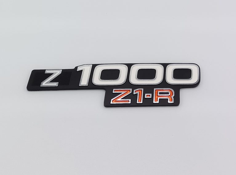 【9/28解禁】復刻版やレプリカじゃない! Z1やZ1-R等、1970〜90年代絶版83モデルの「当時物」カワサキ純正エンブレムが在庫限りで特別蔵出し販売開始|【9/28解禁】復刻版やレプリカじゃない! Z1やZ1-R等、1970〜90年代絶版83モデルの「当時物」カワサキ純正エンブレムが在庫限りで特別蔵出し販売開始
