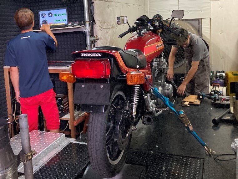 バイク王_バリバリ伝説CM_第2弾｜グンの激走が実写とシンクロ！ バイク王が放つ『バリバリ伝説』CM第2弾はサウンドまで“激アツ”なリアル本気仕様だった!!