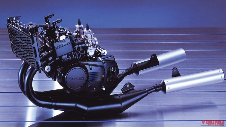 1983年3月に発売された、スズキのRG250Γに搭載されていたエンジン｜「今見てもやっぱカッコいいわ…」40年以上前のモデルとは思えない！ ひと目でわかるカラーリングとアルミフレームが印象的な名車［スズキ RG250Γ］
