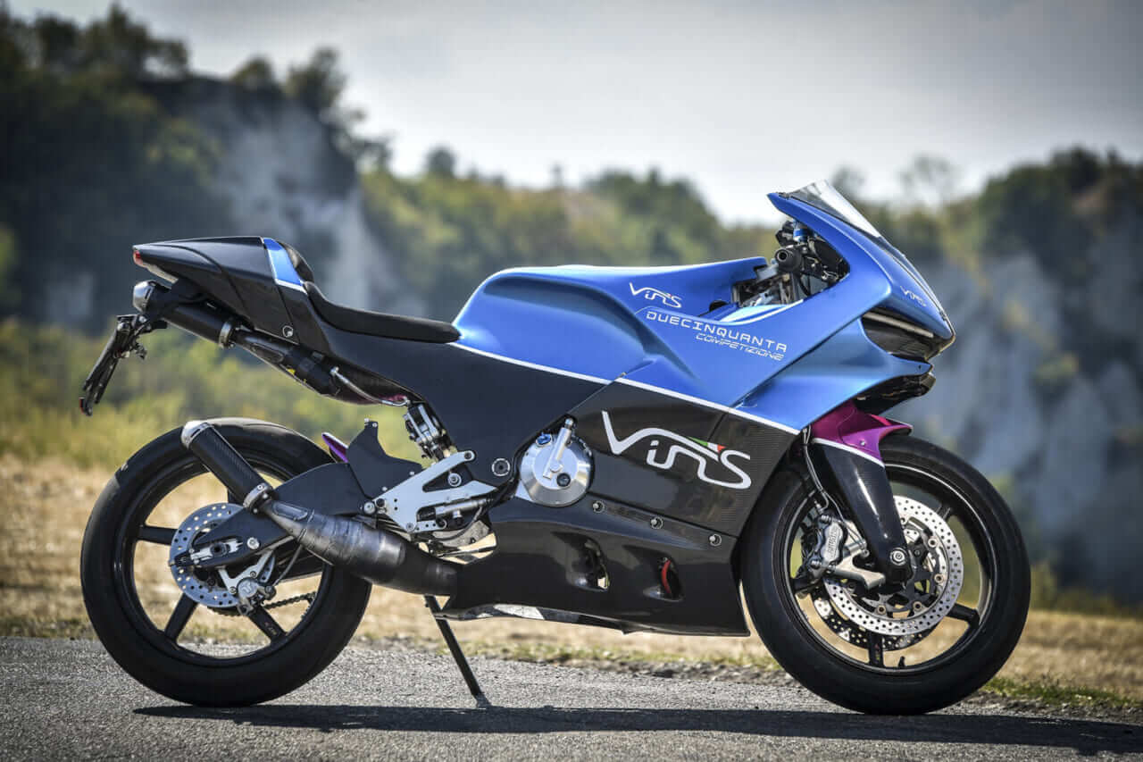 【新車で買える2スト】モータリスト代表が語る。2ストマシン VINS Duecinquantaは「価値観が変わる」といっても過言じゃない!