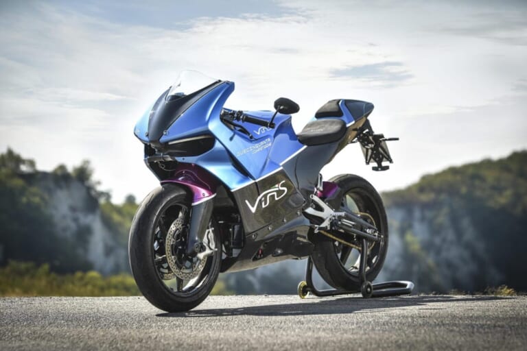 Vins Duecinquanta(ヴィンス・ドゥエチンクアンタ)| モータリスト|【新車で買える2スト】モータリスト代表が語る。2ストマシン VINS Duecinquantaは「価値観が変わる」といっても過言じゃない!
