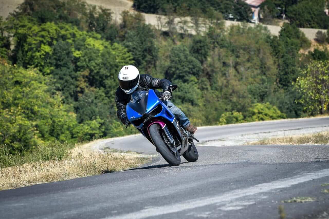 Vins Duecinquanta（ヴィンス・ドゥエチンクアンタ）| モータリスト｜【新車で買える2スト】モータリスト代表が語る。２ストマシン VINS Duecinquantaは「価値観が変わる」といっても過言じゃない！
