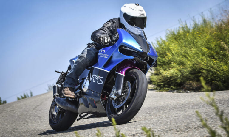 Vins Duecinquanta(ヴィンス・ドゥエチンクアンタ)| モータリスト|【新車で買える2スト】モータリスト代表が語る。2ストマシン VINS Duecinquantaは「価値観が変わる」といっても過言じゃない!