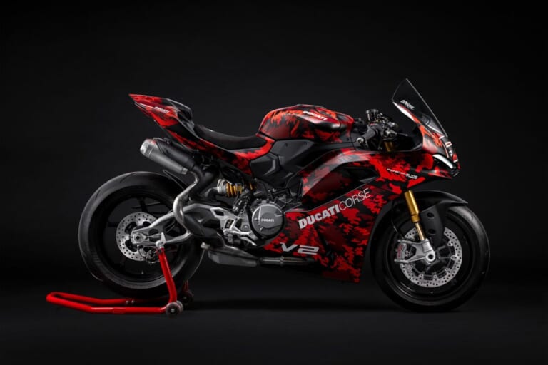 DUCATI PANIGALE V2 FB63｜鍛造ホイール装備で約1.5kg軽量化。ドゥカティのVツインスーパースポーツ×マルケス＆バニャイア特別仕様車でMotoGPのDNAをその手に！【PANIGALE V2 MM93/FB63】