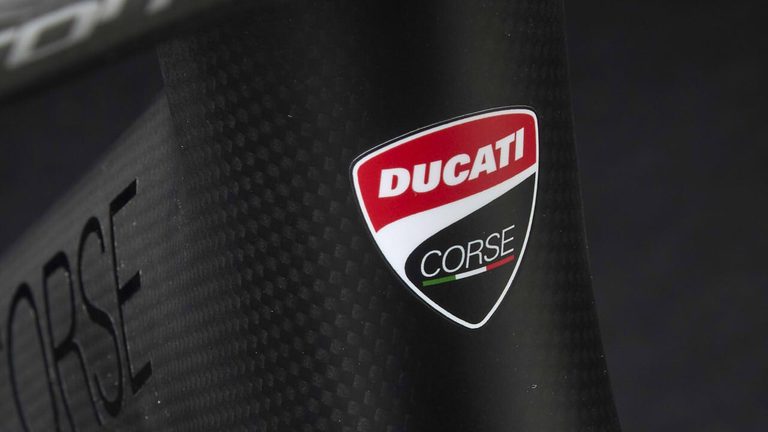 舗装路も荒野も制覇する。イタリア名門のモータースポーツDNAと複合素材の一貫生産技術が結実した、ドゥカティの新型サイクル(ロード・グラベル・E-MTB)が登場