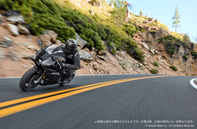 YAMAHA YZF-R9｜つや消し紺に朱色の差し色が映える! 新色2色を引っ提げてヤマハの120馬力3気筒スーパースポーツ「YZF-R9」2027年モデルが登場