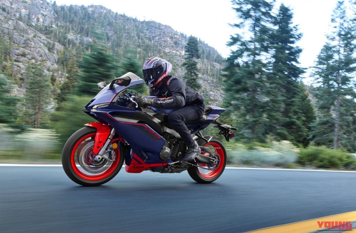 YAMAHA YZF-R9｜つや消し紺に朱色の差し色が映える! 新色2色を引っ提げてヤマハの120馬力3気筒スーパースポーツ「YZF-R9」2027年モデルが登場