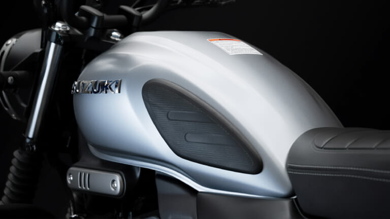 時代を超越するクラシックデザインに162cc+フロントABS! タフに走るスズキ「GN 160」がコロンビアで登場