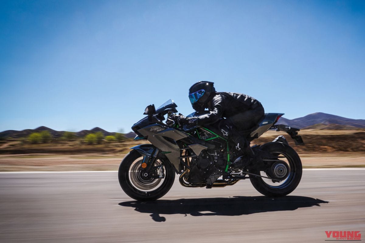 KAWASAKI Ninja H2 CARBON|唯一無二の過給機モンスターが衝撃復活! 海外で牙を磨いてきたカワサキ「Ninja H2 CARBON」が圧縮比11.2&減速比ショート化で覚醒して国内再導入