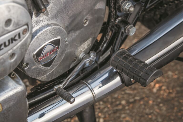 SUZUKI RE-5|【技術解剖】悪魔の爪痕を消せ!スズキ「RE-5」のロータリーエンジン防振・耐久化メカニズムと車体設計