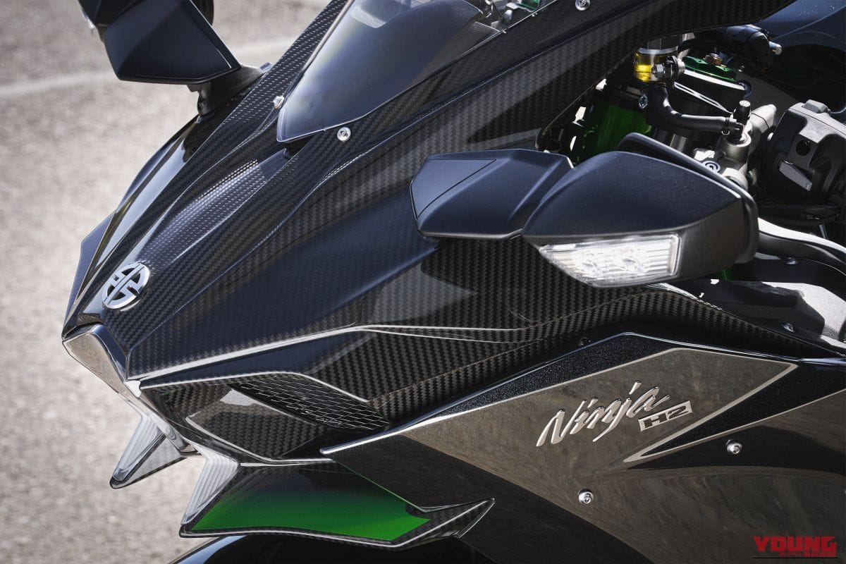 KAWASAKI Ninja H2 CARBON｜唯一無二の過給機モンスターが衝撃復活! 海外で牙を磨いてきたカワサキ「Ninja H2 CARBON」が圧縮比11.2＆減速比ショート化で覚醒して国内再導入