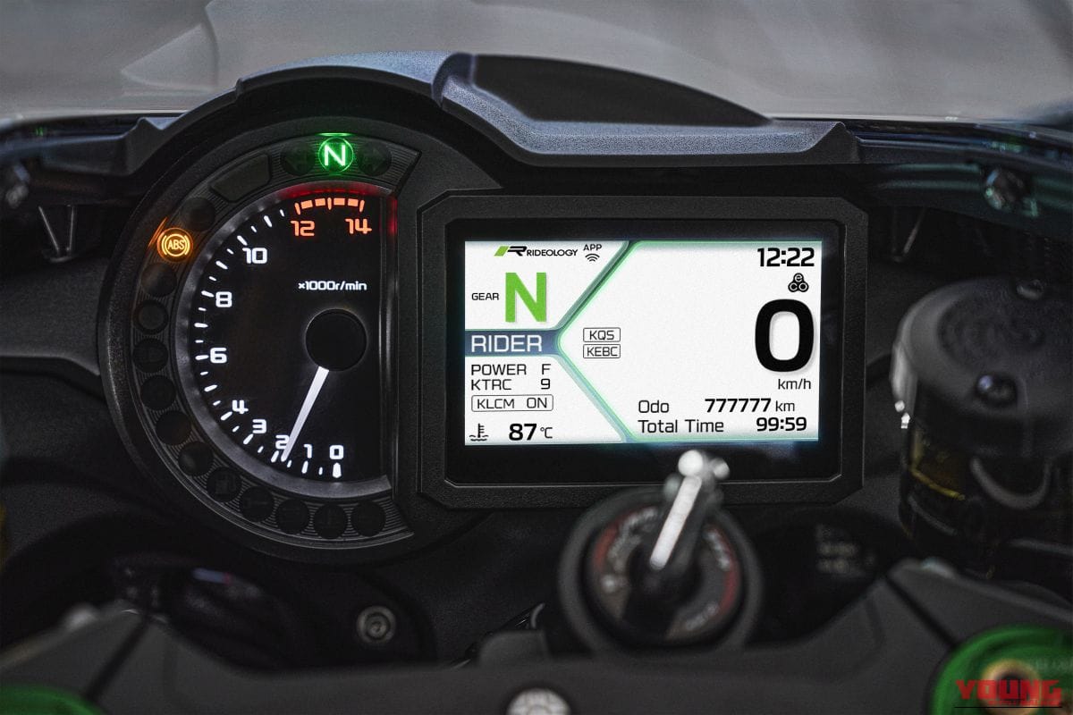 KAWASAKI Ninja H2 CARBON｜唯一無二の過給機モンスターが衝撃復活! 海外で牙を磨いてきたカワサキ「Ninja H2 CARBON」が圧縮比11.2＆減速比ショート化で覚醒して国内再導入