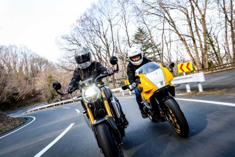 公道で並走するスズキXSR900 GPとヤマハGSX-8T|「乗りやすいというワケではない…」岡崎静夏がヤマハ XSR900 GPとスズキ GSX-8Tを乗り比べ! どちらもカッコよさは完璧!」気になったのは乗り味の違い