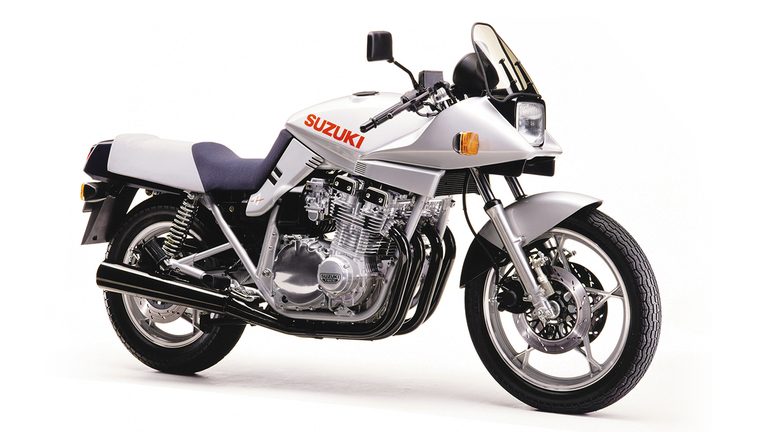 1981年モデルの、スズキのGSX1100S KATANA ｜「格好が悪い…」性能は一級品なのにデザインが不評だった当時のスズキ車。その評価を覆し、世界的な名車となった［GSX1100S KATANA］の系譜を紹介！