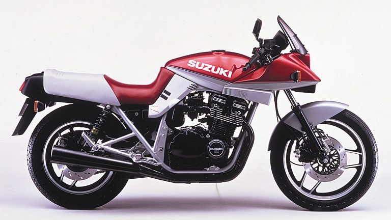 1984 GSX1100S KATANA [SE]｜「格好が悪い…」性能は一級品なのにデザインが不評だった当時のスズキ車。その評価を覆し、世界的な名車となった［GSX1100S KATANA］の系譜を紹介！