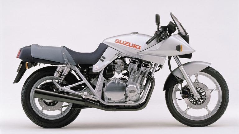 1994 GSX1100S KATANA[SR]｜「格好が悪い…」性能は一級品なのにデザインが不評だった当時のスズキ車。その評価を覆し、世界的な名車となった［GSX1100S KATANA］の系譜を紹介！