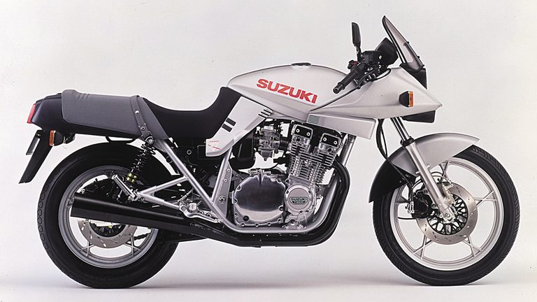1990 GSX1100S KATANA [SL]｜「格好が悪い…」性能は一級品なのにデザインが不評だった当時のスズキ車。その評価を覆し、世界的な名車となった［GSX1100S KATANA］の系譜を紹介！