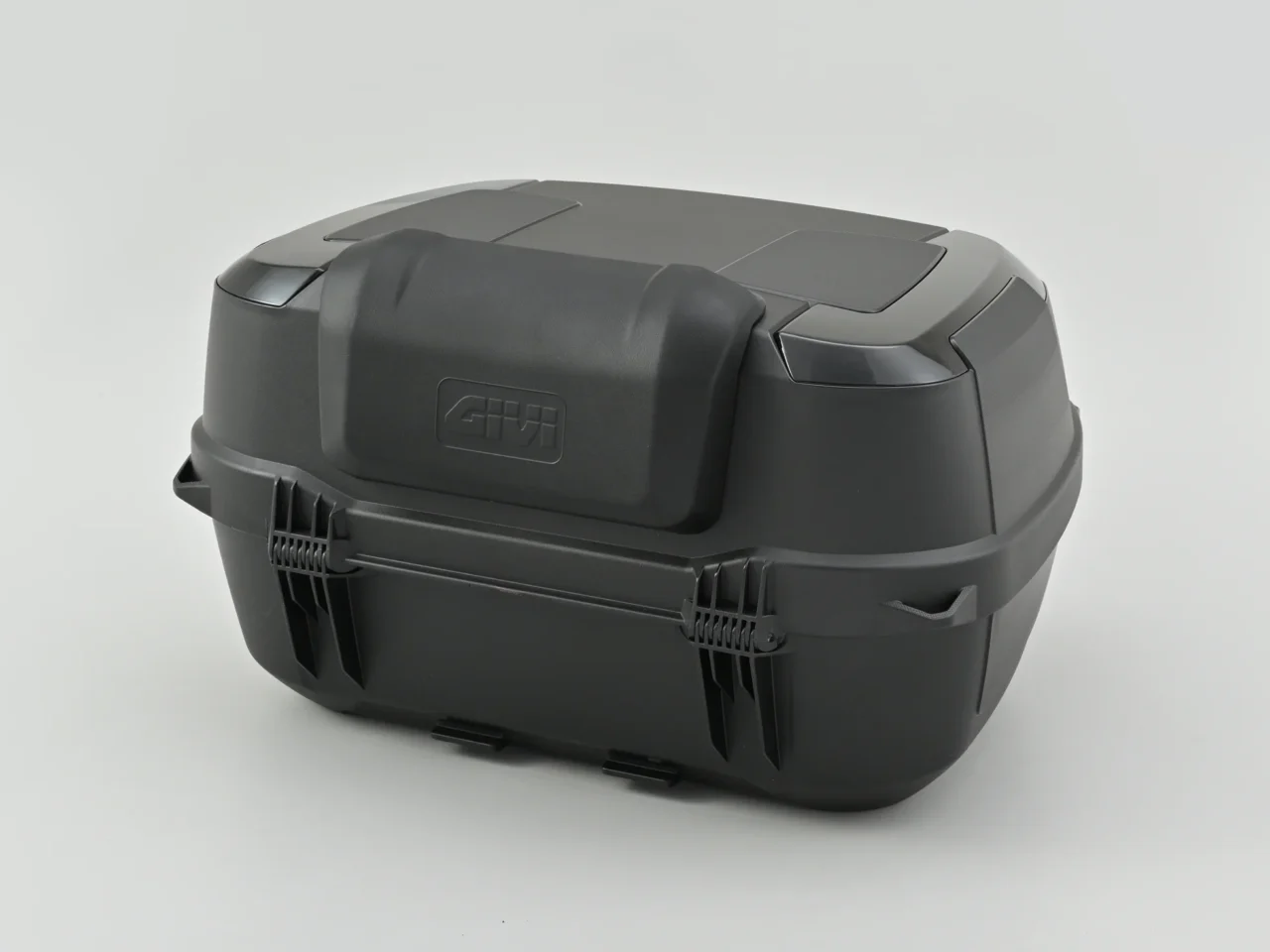 GIVI B45+|通勤・通学ライダー待望の「四角いGIVI」に、ついに本命カラーが降臨だ!