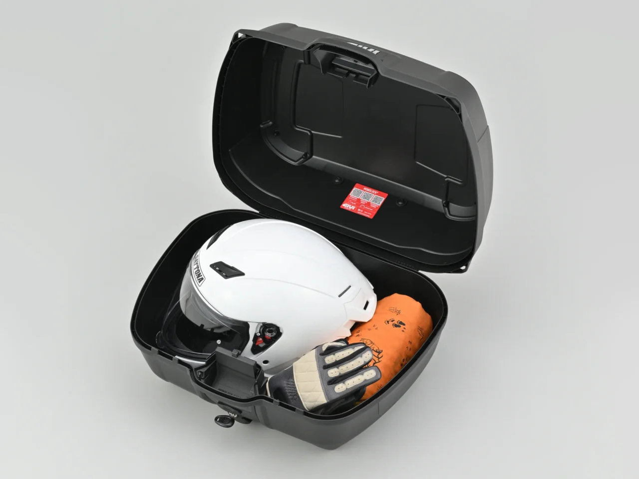 GIVI B45+|通勤・通学ライダー待望の「四角いGIVI」に、ついに本命カラーが降臨だ!