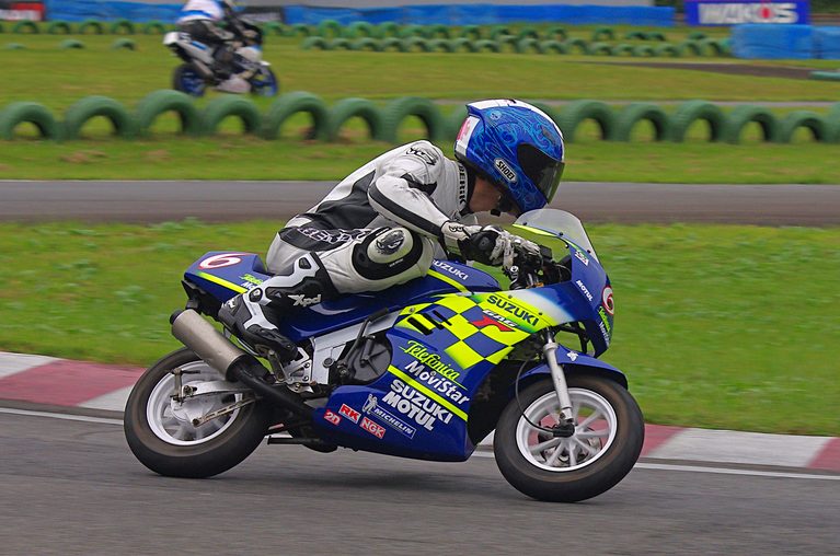 スズキGAG｜デビューから40年の元祖ミニバイクレプリカが戦う！世界広しと言えどスズキGAG専門のレースがあるのはここだけ!?