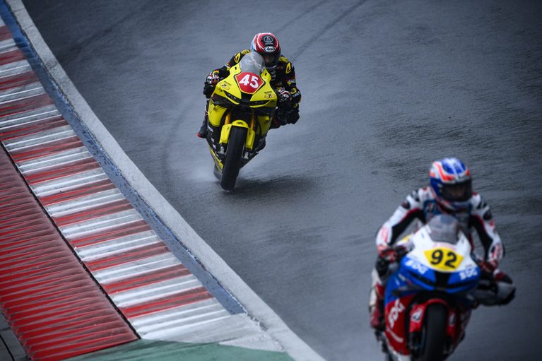 長島哲太 全日本ロードレース選手権第6戦岡山｜【ファインダー越しに見た長島哲太×ダンロップの挑戦2026】初優勝を呼び込む一流の駆け引き：全日本ロードレース選手権第6戦岡山
