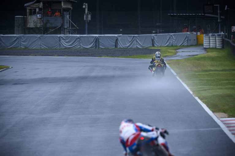 長島哲太 全日本ロードレース選手権第6戦岡山|【ファインダー越しに見た長島哲太×ダンロップの挑戦2026】初優勝を呼び込む一流の駆け引き:全日本ロードレース選手権第6戦岡山
