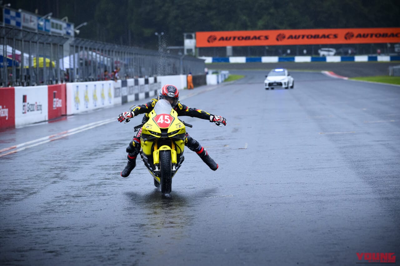 長島哲太 全日本ロードレース選手権第6戦岡山｜【ファインダー越しに見た長島哲太×ダンロップの挑戦2026】初優勝を呼び込む一流の駆け引き：全日本ロードレース選手権第6戦岡山