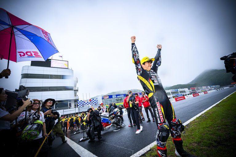 長島哲太 全日本ロードレース選手権第6戦岡山｜【ファインダー越しに見た長島哲太×ダンロップの挑戦2026】初優勝を呼び込む一流の駆け引き：全日本ロードレース選手権第6戦岡山