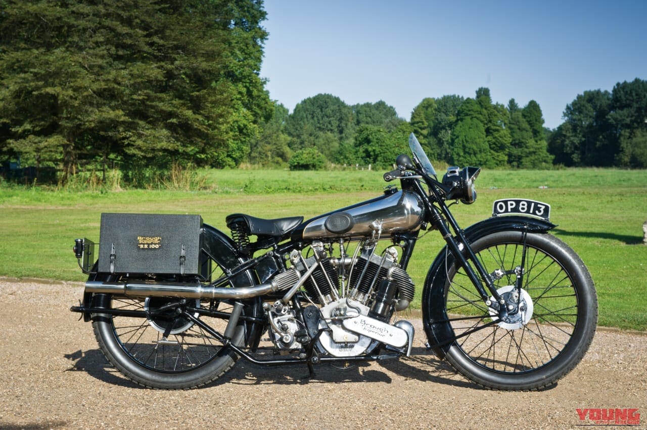 1926年モデルの、ブラウ・スーペリアSS100 アルパイン・グランドスポーツの車体、右側面｜「あのロールス・ロイスをもうならせた…」100年前のスーパーバイク。妥協なき美しさと比類なきパフォーマンスを実現した［ブラウ・スーペリア SS100 アルパイン・グランドスポーツ］を紹介