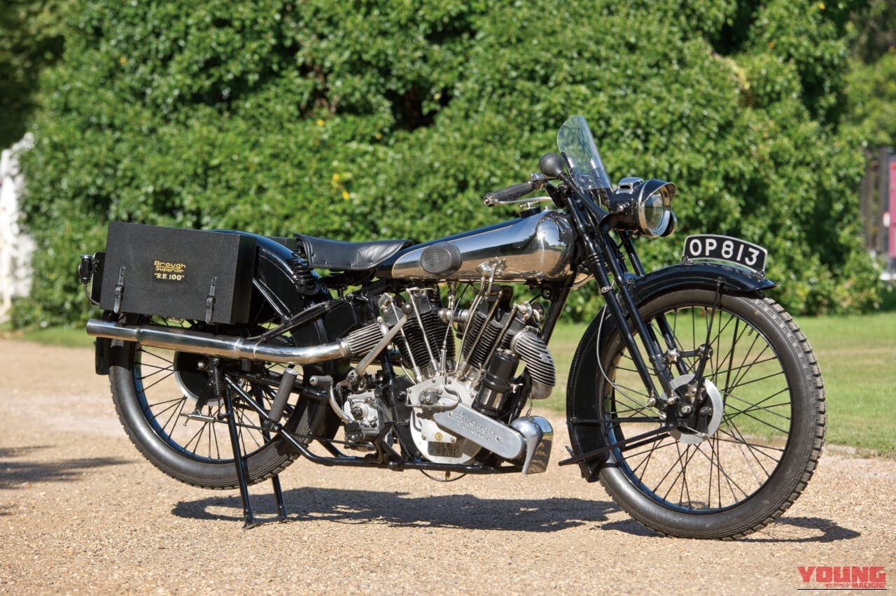 1926年モデルの、ブラウ・スーペリアSS100 アルパイン・グランドスポーツの車体、右側面の写真｜「あのロールス・ロイスをもうならせた…」100年前のスーパーバイク。妥協なき美しさと比類なきパフォーマンスを実現した［ブラウ・スーペリア SS100 アルパイン・グランドスポーツ］を紹介