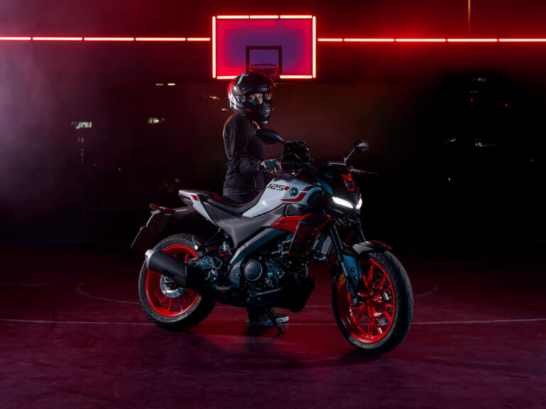 YAMAHA MT-125|鋭い眼光のフロントマスクとレッドラインホワイト導入! VVA搭載125ccストリートファイター「MT-125」が2027年モデルでさらに進化【海外】