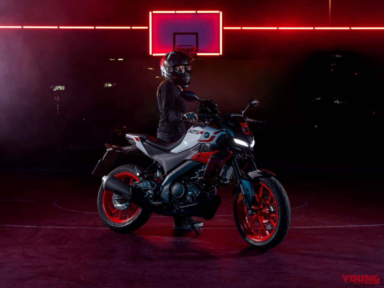 YAMAHA MT-125｜鋭い眼光のフロントマスクとレッドラインホワイト導入! VVA搭載125ccストリートファイター「MT-125」が2027年モデルでさらに進化【海外】