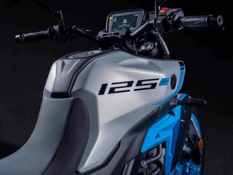 YAMAHA MT-125|鋭い眼光のフロントマスクとレッドラインホワイト導入! VVA搭載125ccストリートファイター「MT-125」が2027年モデルでさらに進化【海外】
