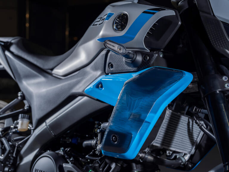 YAMAHA MT-125｜鋭い眼光のフロントマスクとレッドラインホワイト導入! VVA搭載125ccストリートファイター「MT-125」が2027年モデルでさらに進化【海外】