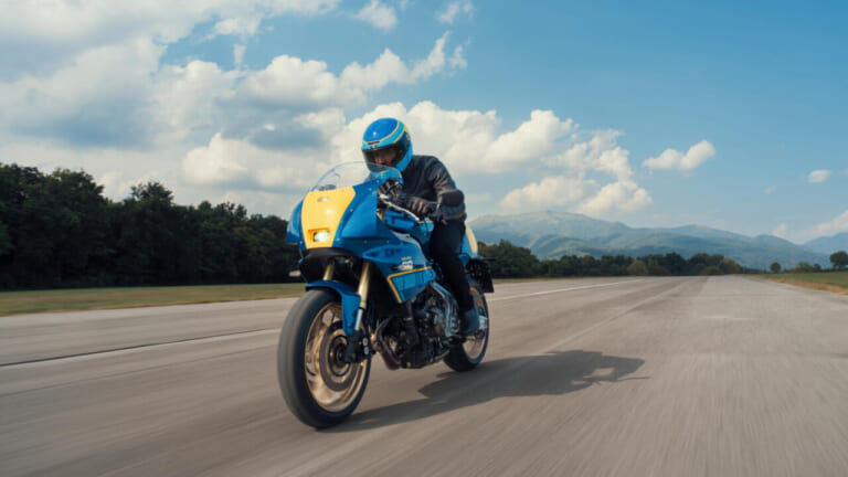 YAMAHA XSR900 GP|シルバーフレームとイエローゼッケンが映える! C.サロンのソノート・ヤマハを再現した「XSR900 GP」ゴロワーズカラーが欧州で登場【海外】