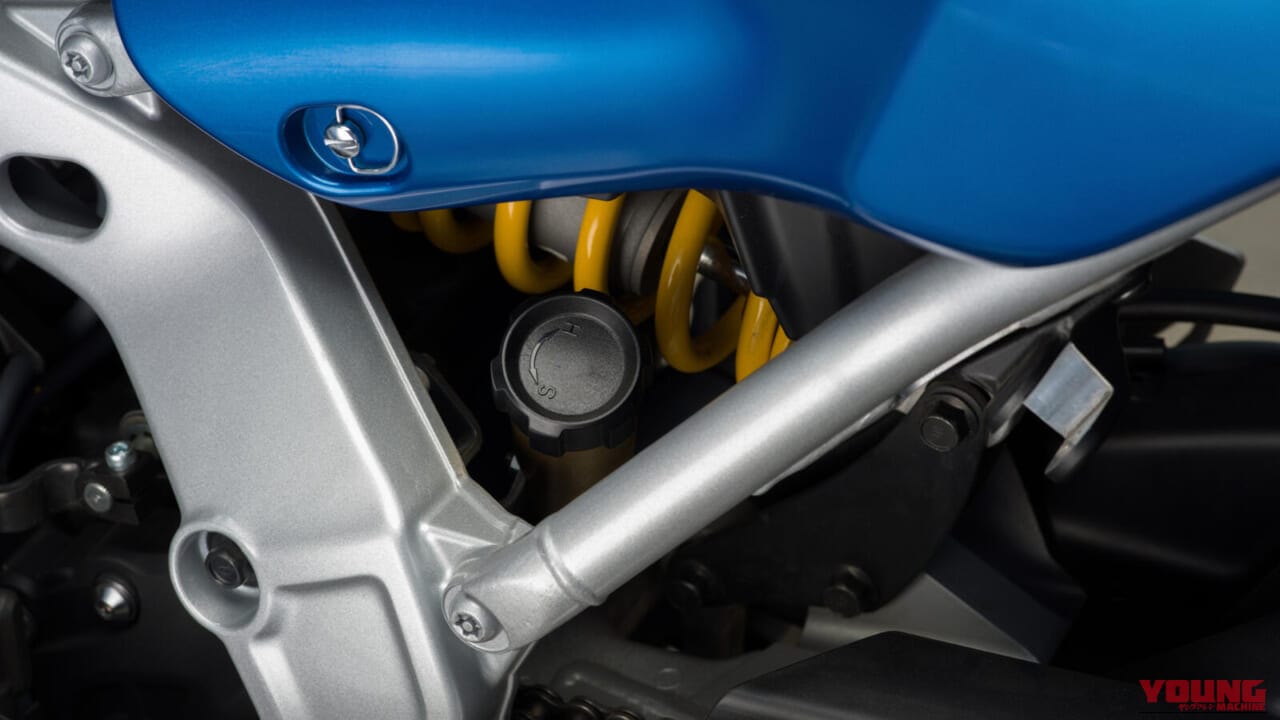 YAMAHA XSR900 GP|シルバーフレームとイエローゼッケンが映える! C.サロンのソノート・ヤマハを再現した「XSR900 GP」ゴロワーズカラーが欧州で登場【海外】