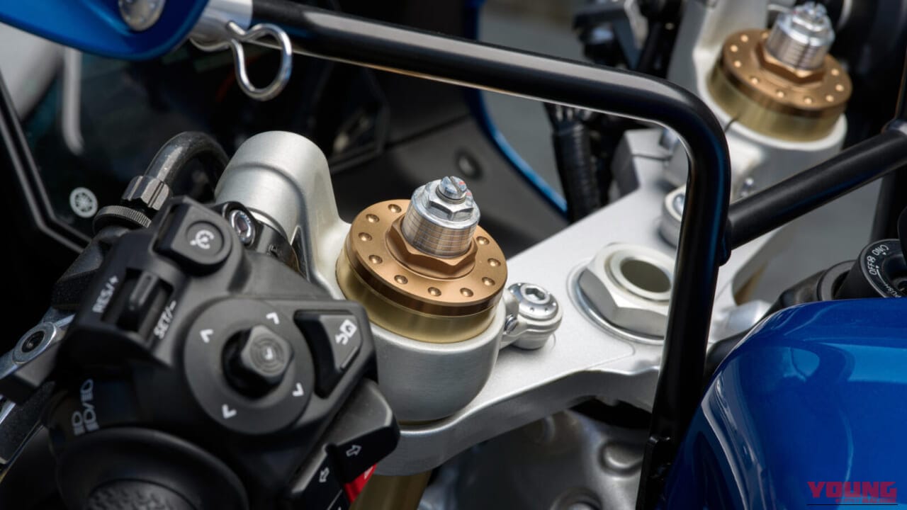 YAMAHA XSR900 GP|シルバーフレームとイエローゼッケンが映える! C.サロンのソノート・ヤマハを再現した「XSR900 GP」ゴロワーズカラーが欧州で登場【海外】