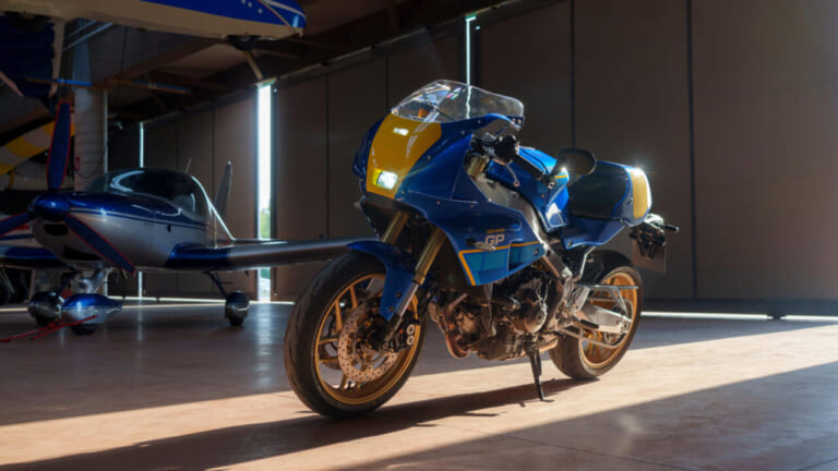YAMAHA XSR900 GP｜シルバーフレームとイエローゼッケンが映える! C.サロンのソノート・ヤマハを再現した「XSR900 GP」ゴロワーズカラーが欧州で登場【海外】