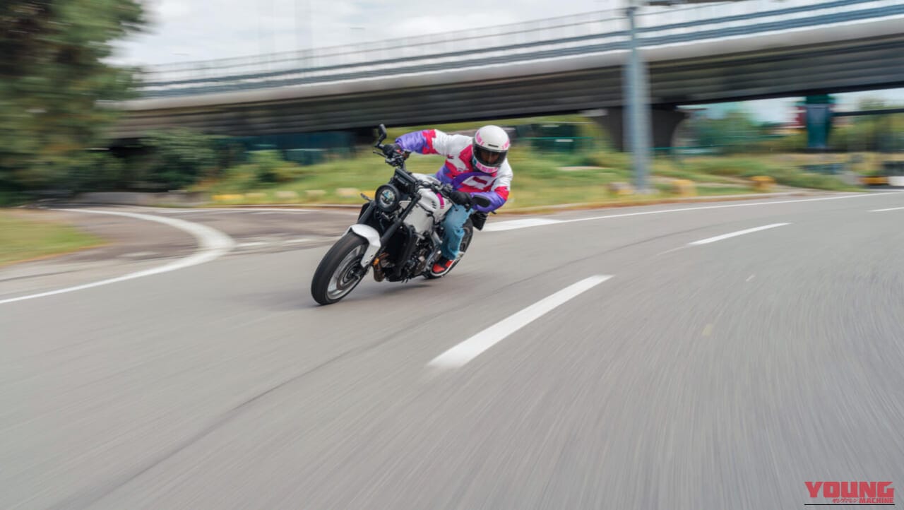YAMAHA XSR900|90年代レーシングヘリテージの再臨!名車YZF750R/SPのグラフィックを彷彿とさせるヤマハ「XSR900」ネオンホワイトが登場【海外】