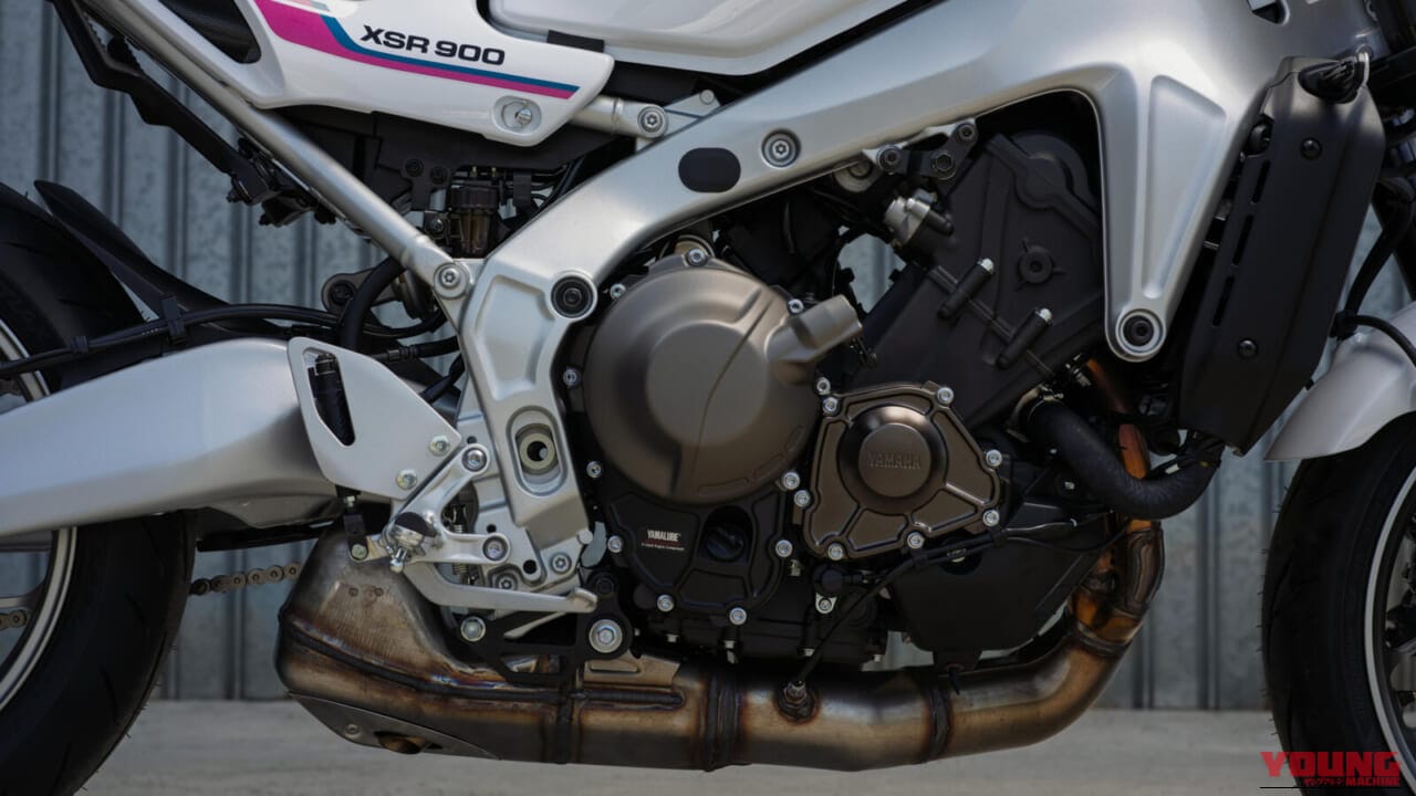 YAMAHA XSR900｜90年代レーシングヘリテージの再臨！名車YZF750R/SPのグラフィックを彷彿とさせるヤマハ「XSR900」ネオンホワイトが登場【海外】