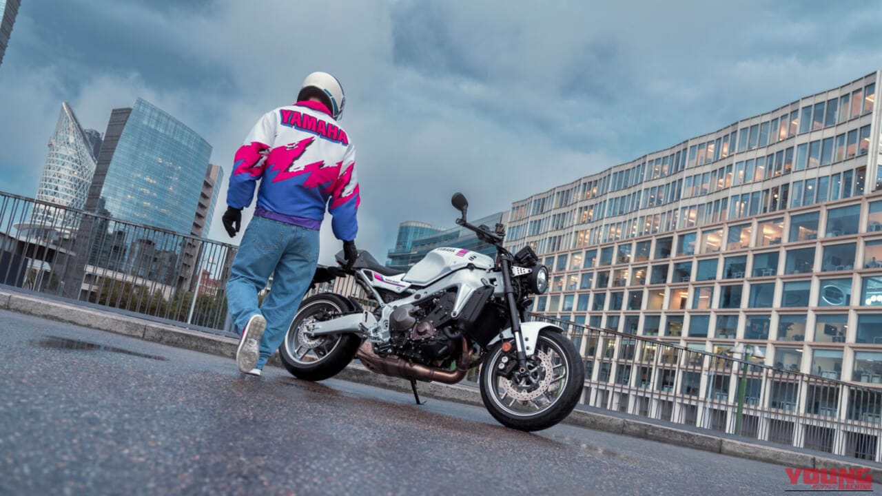 YAMAHA XSR900｜90年代レーシングヘリテージの再臨！名車YZF750R/SPのグラフィックを彷彿とさせるヤマハ「XSR900」ネオンホワイトが登場【海外】