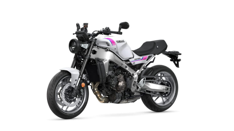 YAMAHA XSR900|90年代レーシングヘリテージの再臨!名車YZF750R/SPのグラフィックを彷彿とさせるヤマハ「XSR900」ネオンホワイトが登場【海外】