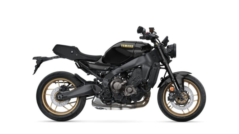 YAMAHA XSR900｜90年代レーシングヘリテージの再臨！名車YZF750R/SPのグラフィックを彷彿とさせるヤマハ「XSR900」ネオンホワイトが登場【海外】
