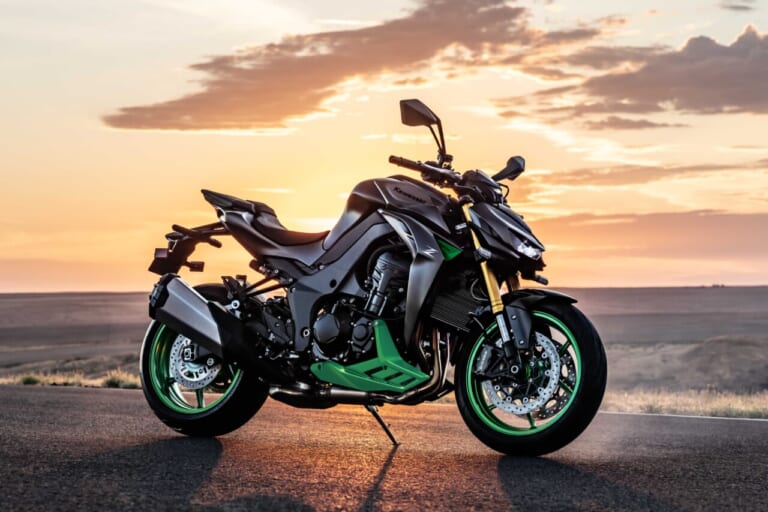 KAWASAKI Z1100SE|凄みスタイルに新グラフィックと黒キャリパーを融合! カワサキのスーパーネイキッド「Z1100/Z1100 SE」の2027年モデルが登場。魅せるフラッグシップの貫禄