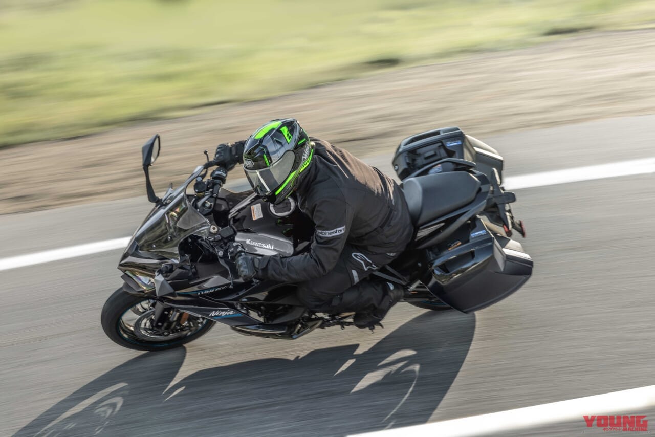 KAWASAKI Ninja 1100SX｜前後ドラレコ/ETC2.0標準装備に新ブレンボ! パールホワイト新色追加で上質さを増した136PSツアラー「Ninja 1100SX/SE」202年モデルが登場