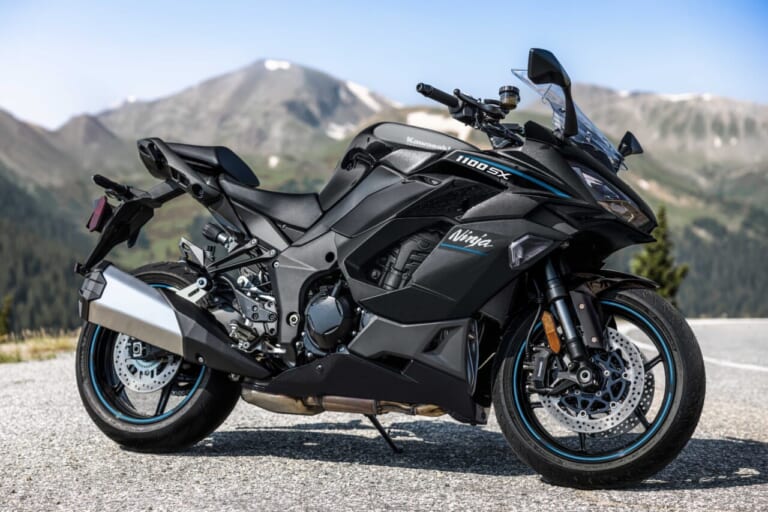 KAWASAKI Ninja 1100SX|前後ドラレコ/ETC2.0標準装備に新ブレンボ! パールホワイト新色追加で上質さを増した136PSツアラー「Ninja 1100SX/SE」202年モデルが登場