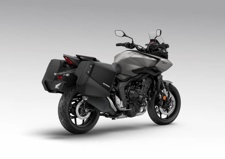 HONDA CB1000GT｜ファイアブレード譲りの直4エンジンに電サスShowa-EERAと21Lタンクを標準装備! ホンダの新型クロスオーバー「CB1000GT」が欧州で展開中