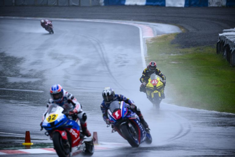 長島哲太 全日本ロードレース選手権第6戦岡山｜【ファインダー越しに見た長島哲太×ダンロップの挑戦2026】初優勝を呼び込む一流の駆け引き：全日本ロードレース選手権第6戦岡山