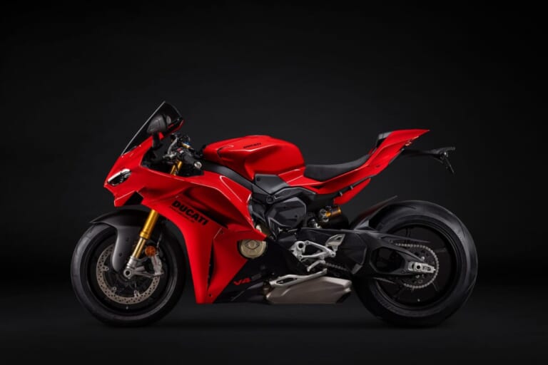 Ducati panigale v4|218psのデスモセディチV4と15000rpmの高回転! 300km/hで219.3psへ膨らむパワーを実現した、ドゥカティ「パニガーレV4 / S」が2027年4月に日本上陸